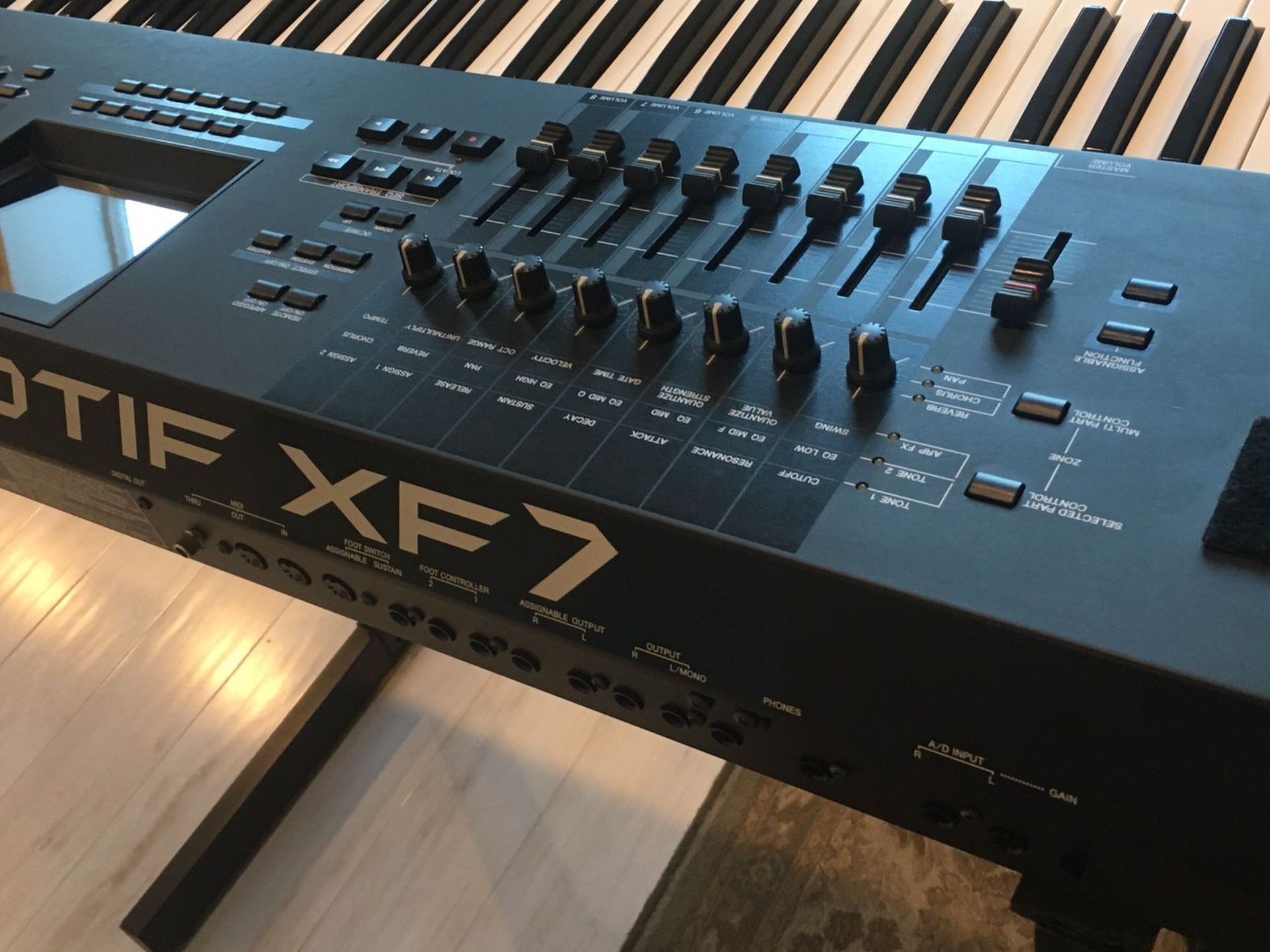 Yamaha Motif XF7 76 Keys Synthesizer Workstation In Mint Condition
