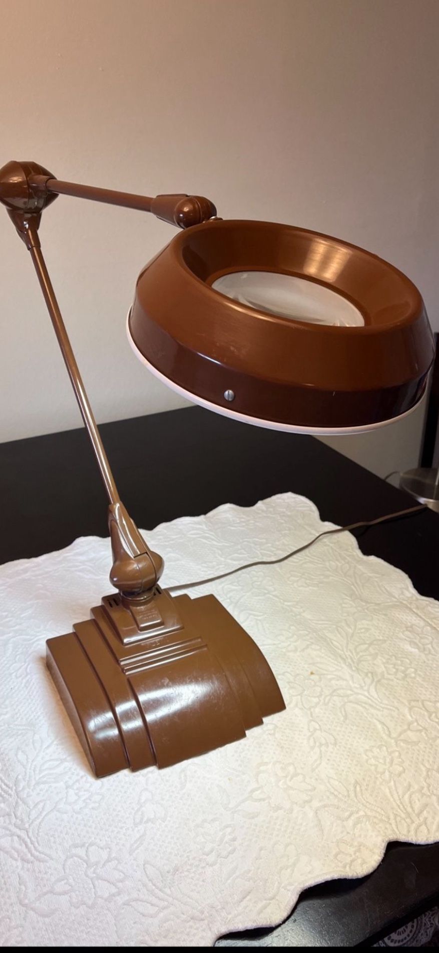 Art Specialty Flexo Weighted Magnifying Table Too Lamp.