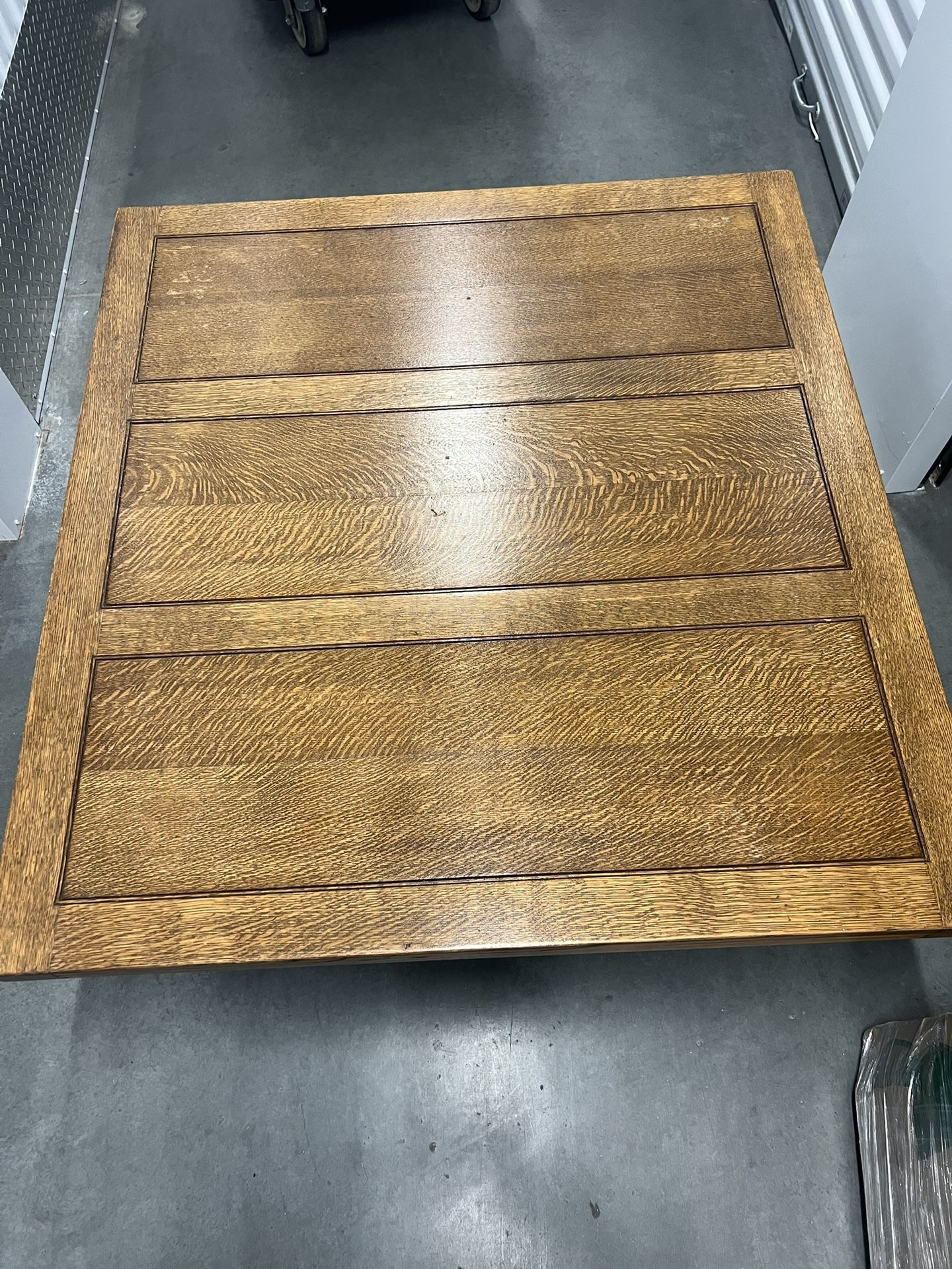 Antique English Breakfast Coffee Table w/pullout leafs