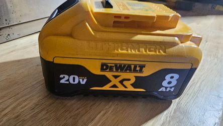 DeWalt 20 volt XR 8AH lithium ion battery