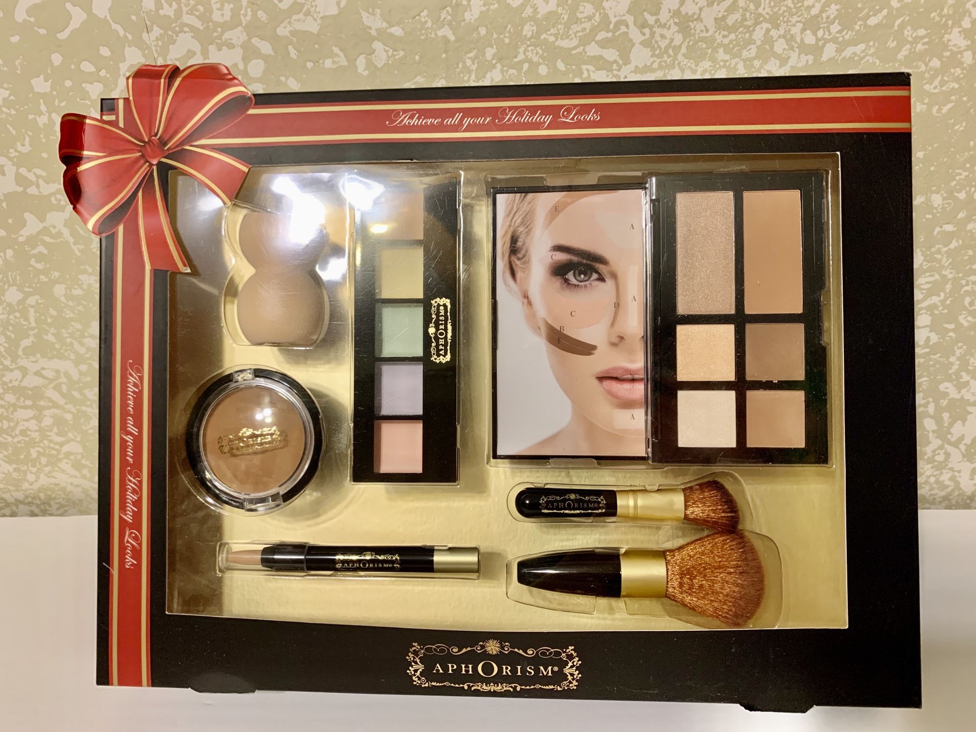 APHORISM MAKEUP SET