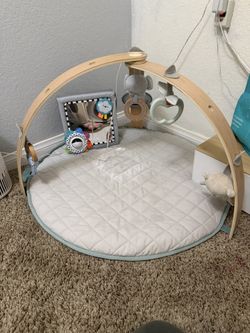 Ingenuity Cozy Spot activity gym