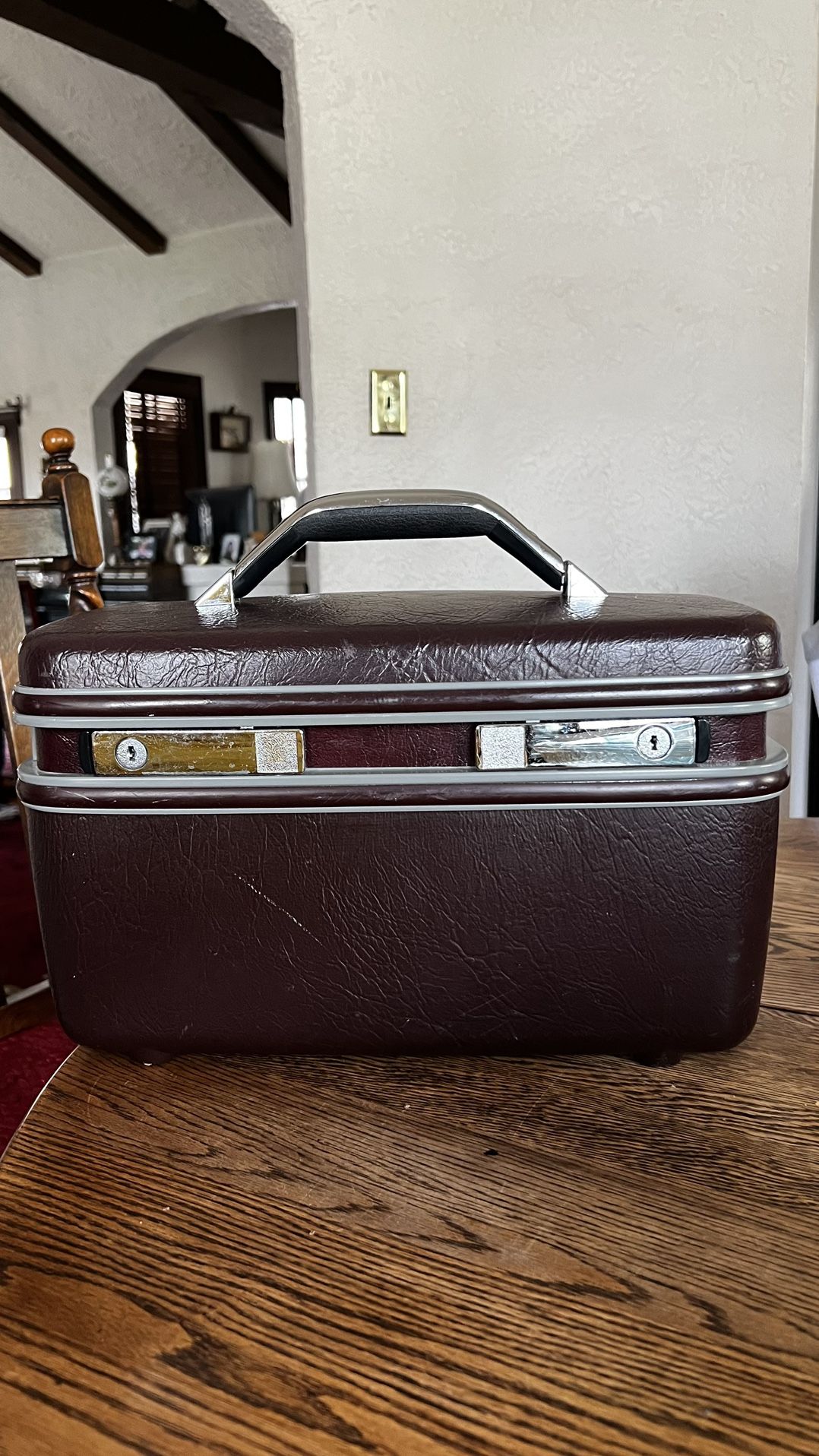 Vintage Samsonite Sentry Train Case Burgundy No Keys