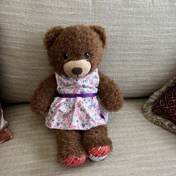 Brown teddy bear