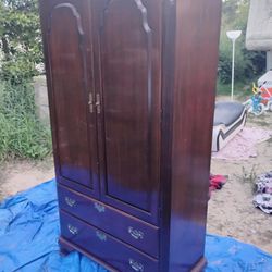 Beautiful Large Old Antique Armoire Perfect Condition $70 Delivery Available