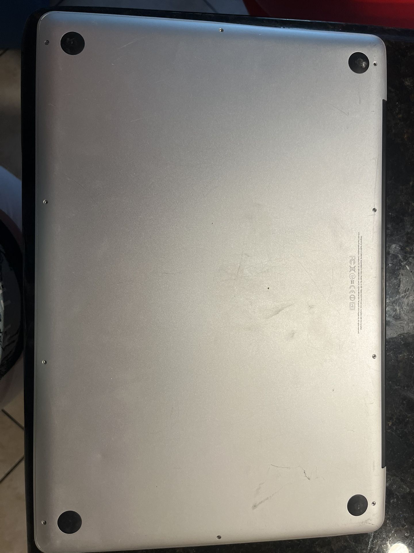 MAC BOOK MODEL A1297
