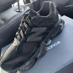 Triple Black 9060