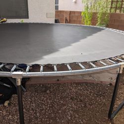 15 ft Trampoline with Safety Net – Great Condition