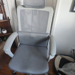 Desk chair