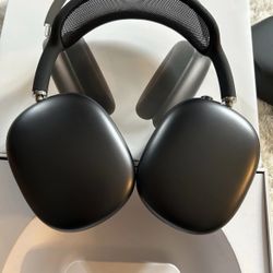 Airpods Maxes