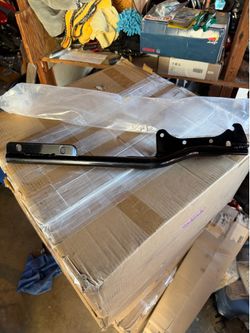 Dyna thunderheader exhaust bracket