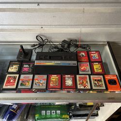 Vintage Atari 2600 JR Video Game Console with 14 games