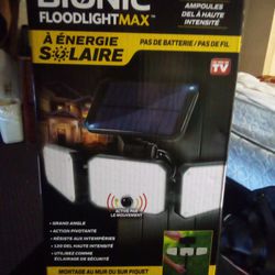 Bell And Howell Bionic Floodlight Max Solar Power