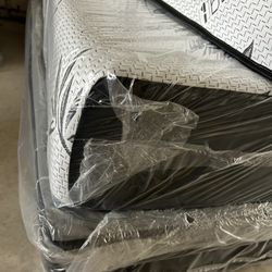 Queen Size Memory Foam 