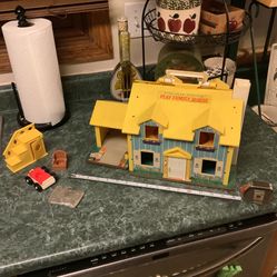 Fisher Price 952 Little People play family house overall good condition with pieces shown 1969  Plainfield, Illinois