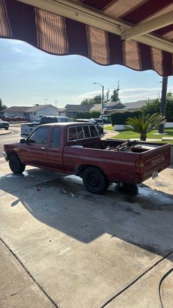 Toyota pick up extra cap 1991. 22R 2.4L