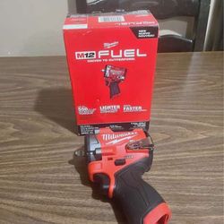 Milwaukee New 3/8” Impact Wrench Stubby New Generation 