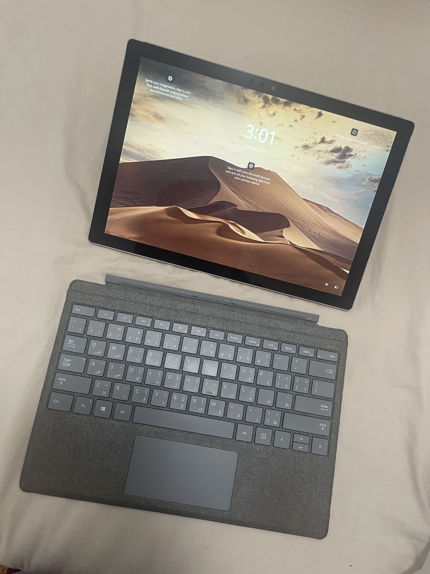2 in 1 Detachable Microsoft Surface Pro 6 + Wireless Keyboard