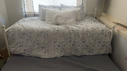 Twin bed with trundle