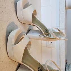 White Chunky Heels With Gold Chain