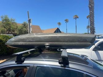Yakima Skybox 12 rooftop cargo box