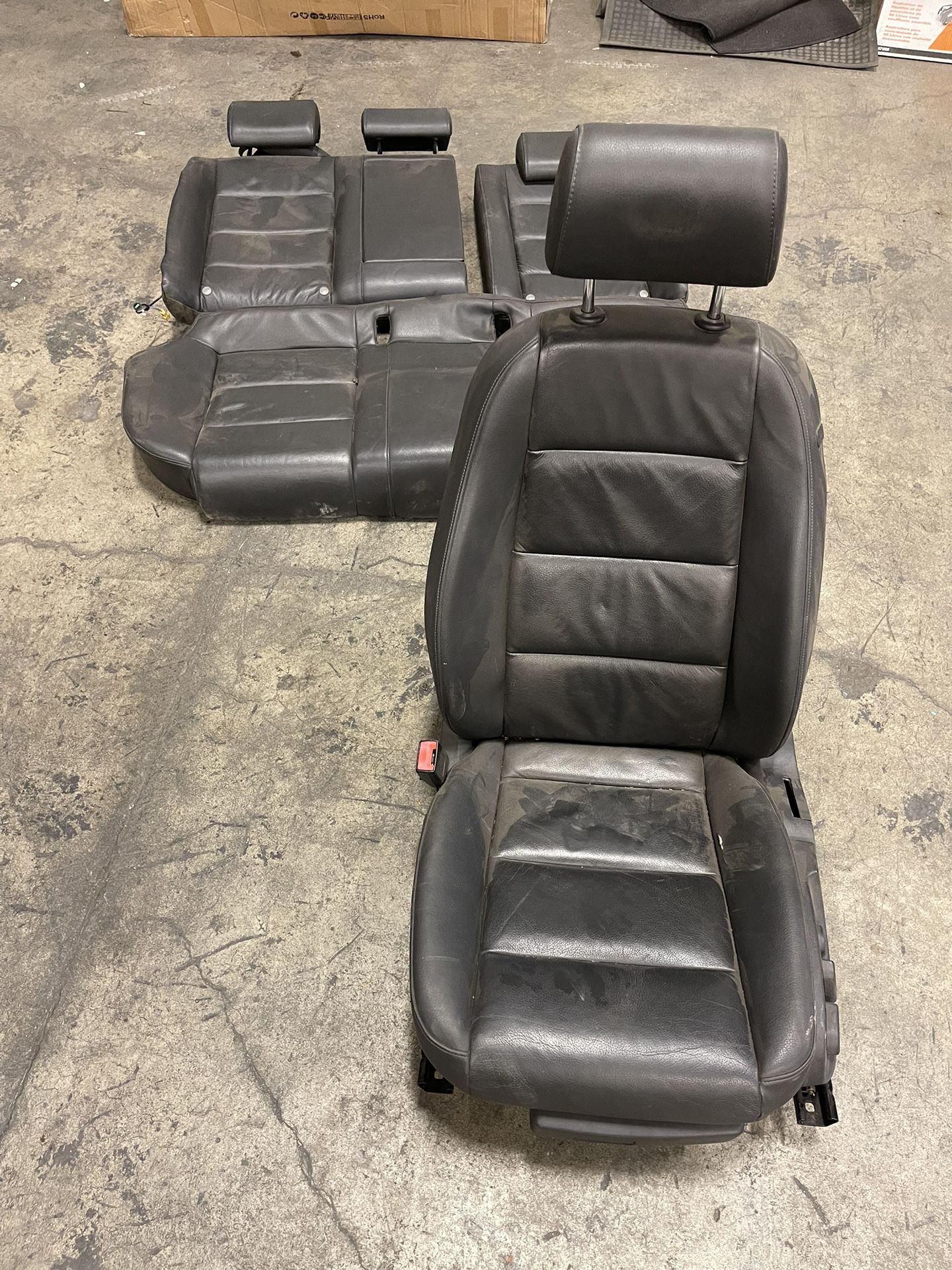 2008 Audi A4 Driver And Rear Seats