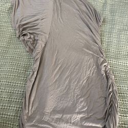 Off The Shoulder dress!!! Super Cute Size L (Stretch)