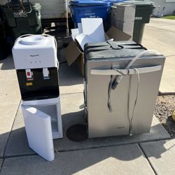 Dishwasher & Water Dispenser 
