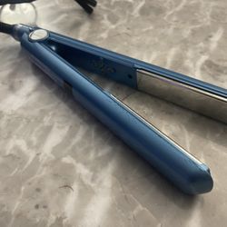 BaByliss Pro Flat Iron / Hair Straightener