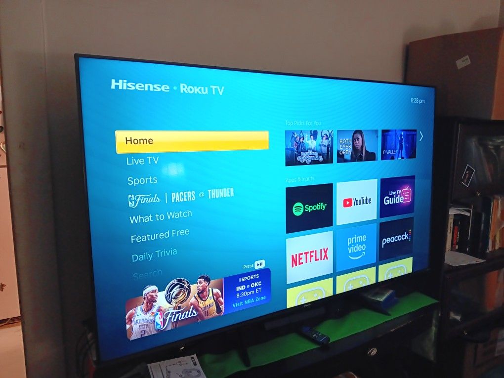 65 Inch HISENSE Tv