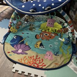 Bright Starts Disney Baby Finding Nemo Play Mat 