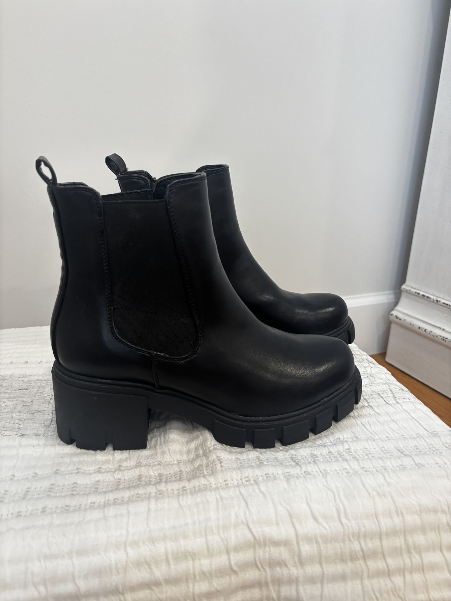 Black Chunky Chelsea Boots 