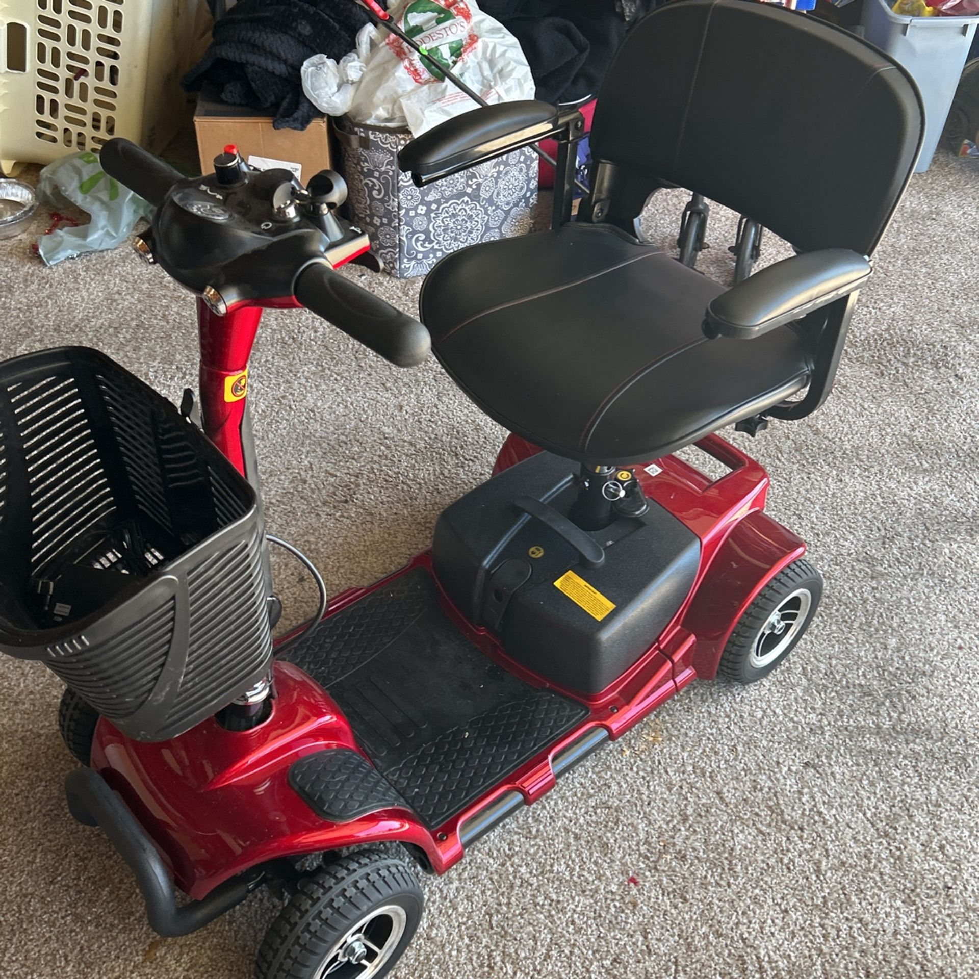 Vive Folding Scooter