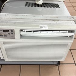 GE Heat/ Air Conditioner 