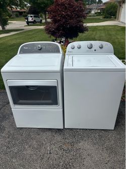 Whirlpool washer and gas dryer set