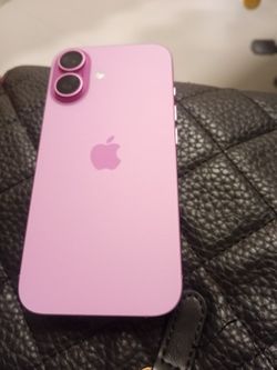Selling my 16 Like NEW give me an offer 128GB