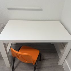 Kids Desk and chair