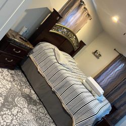 King Bedroom Set With A Mattress 