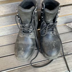 Mens Or Womens Boots 7.5