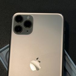 iPhone 11 PRO MAX Size Gold UNLOCKED Like New