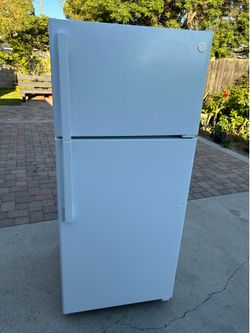 GE REFRIGERATOR