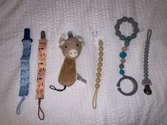 Pacifier clips