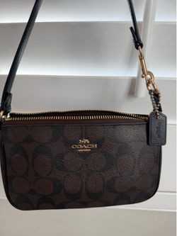 COACH Nolita 19