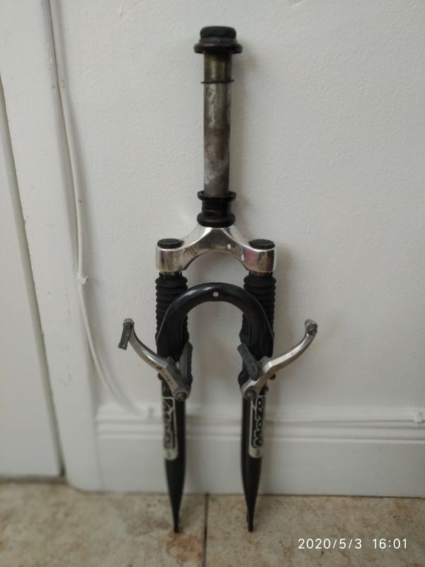 Mozo C61 suspensión fork, 7 5/8 inches hight and 1 1/8 inches diameter