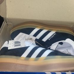 Adidas women gazelle Bold Size 7