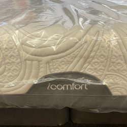 King Mattress Serta iComfort ( Tax Return Sale‼️)  50% off