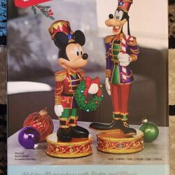 Disney Christmas Holiday Nutcrackers Mickey Mouse & Goofy Lights & Music Figures