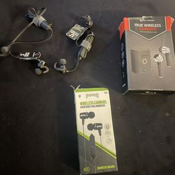 Wireless Head Phones (new) 