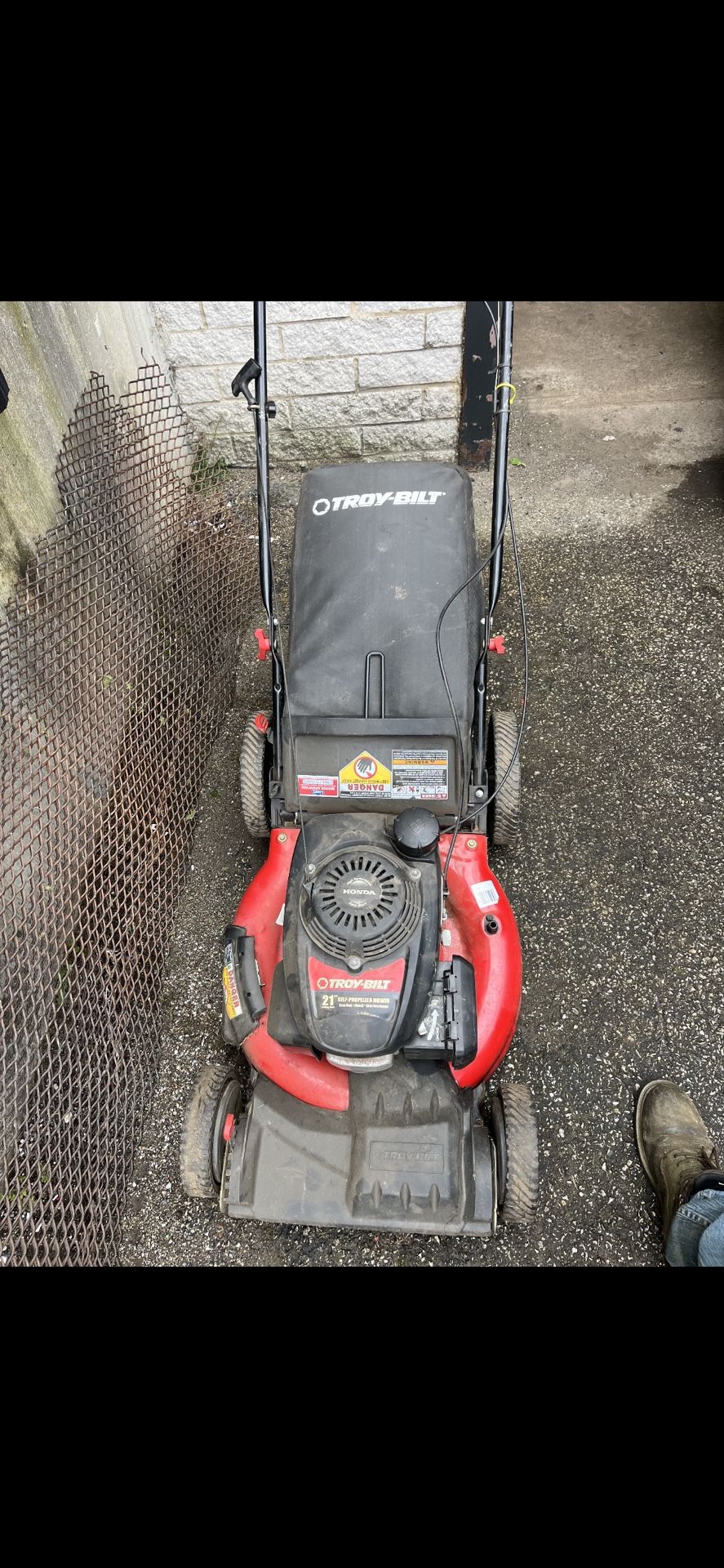 Troy Bilt Self Propelled Lawn Mower With Bagger
