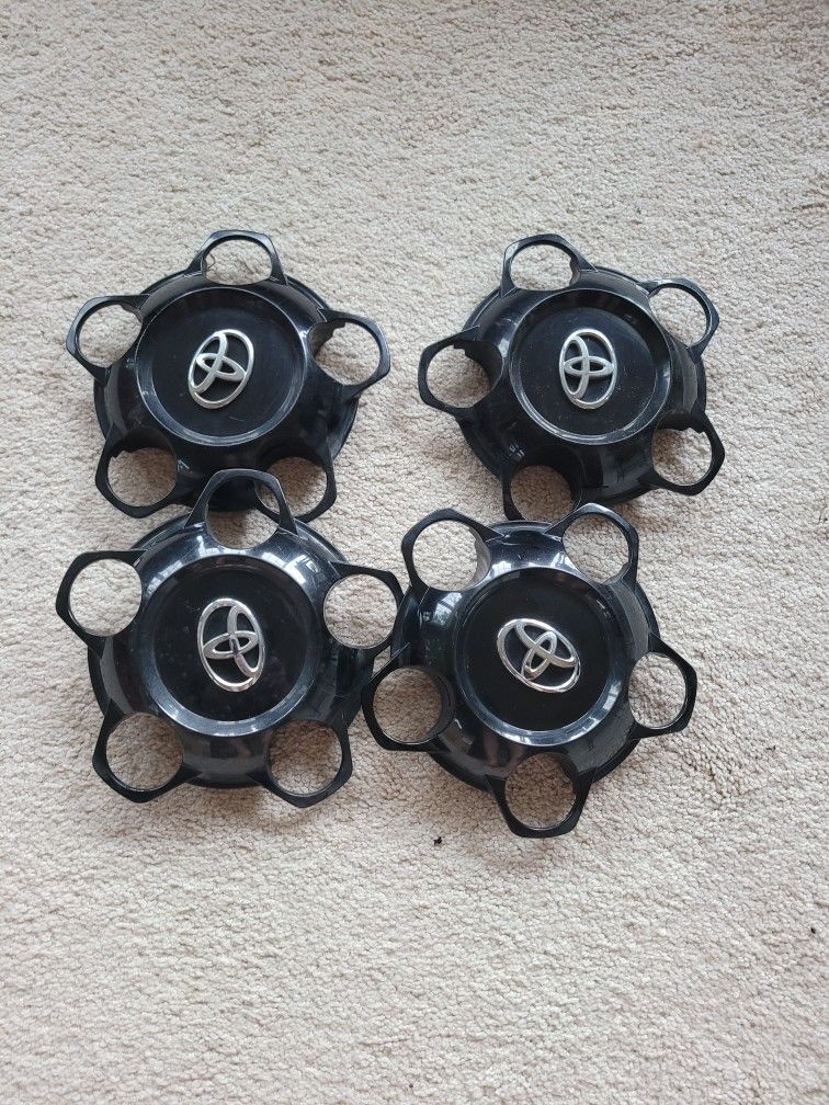 Toyota Tundra 18" Rims, Hubs, and Lug Nuts